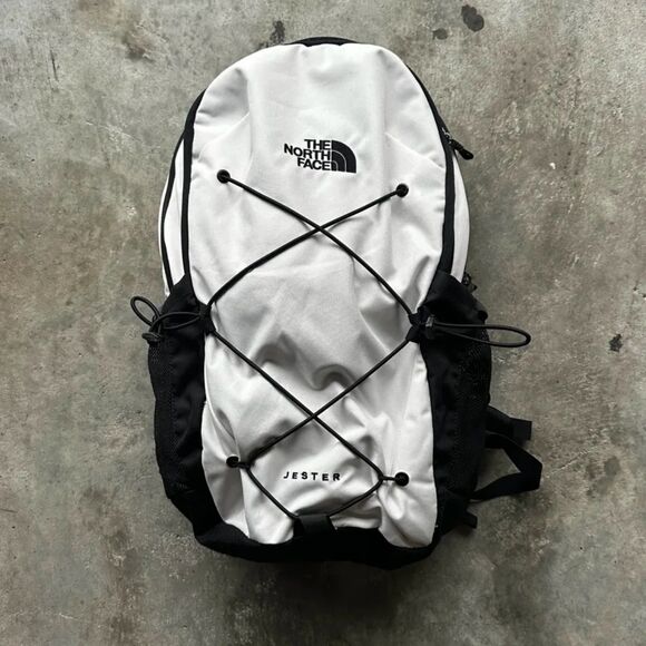 The North Face TNF White Jester Backpack 27L Laptop Bookbag - Picture 1 of 8